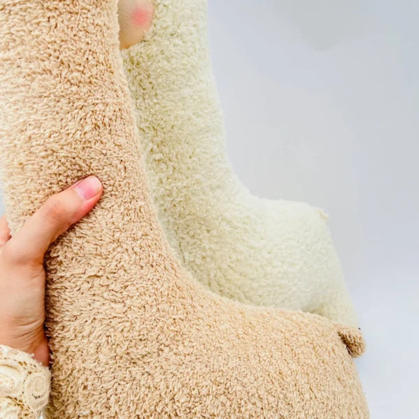 عروسک لاما بزرگ برای دکور اتاق کودک